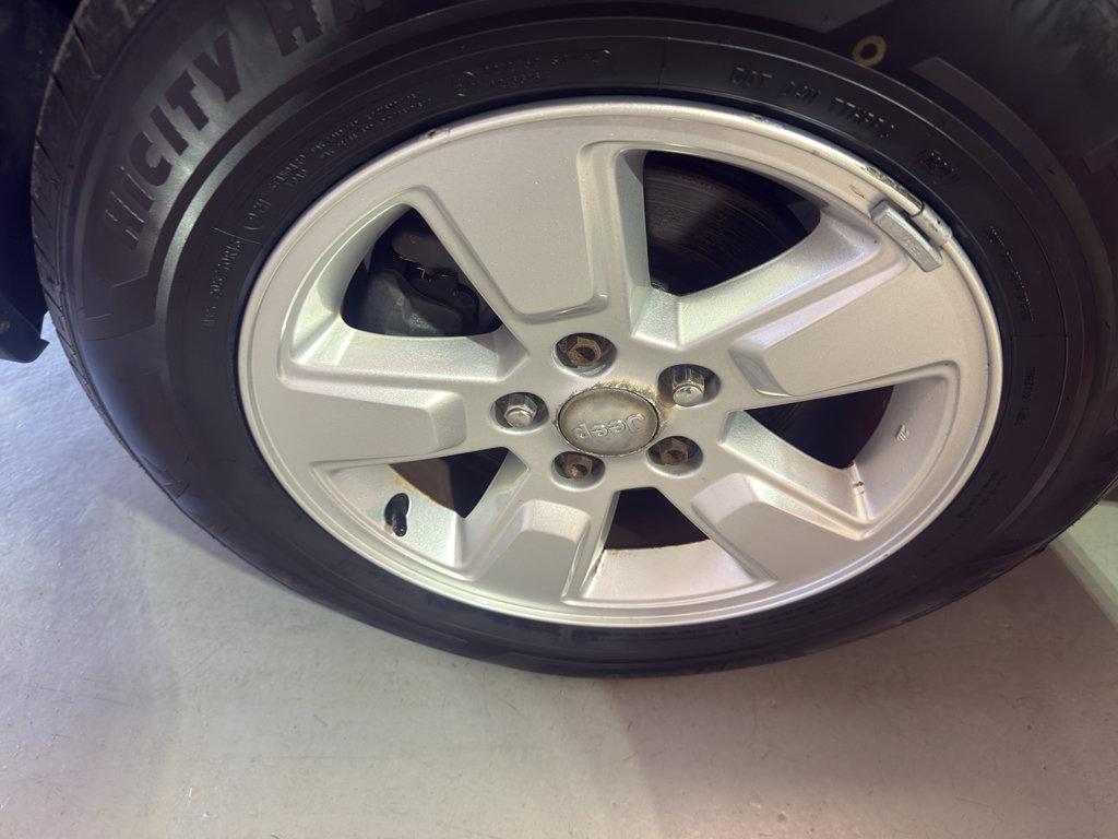 Used 2016 Jeep Compass Sport FWD image 30