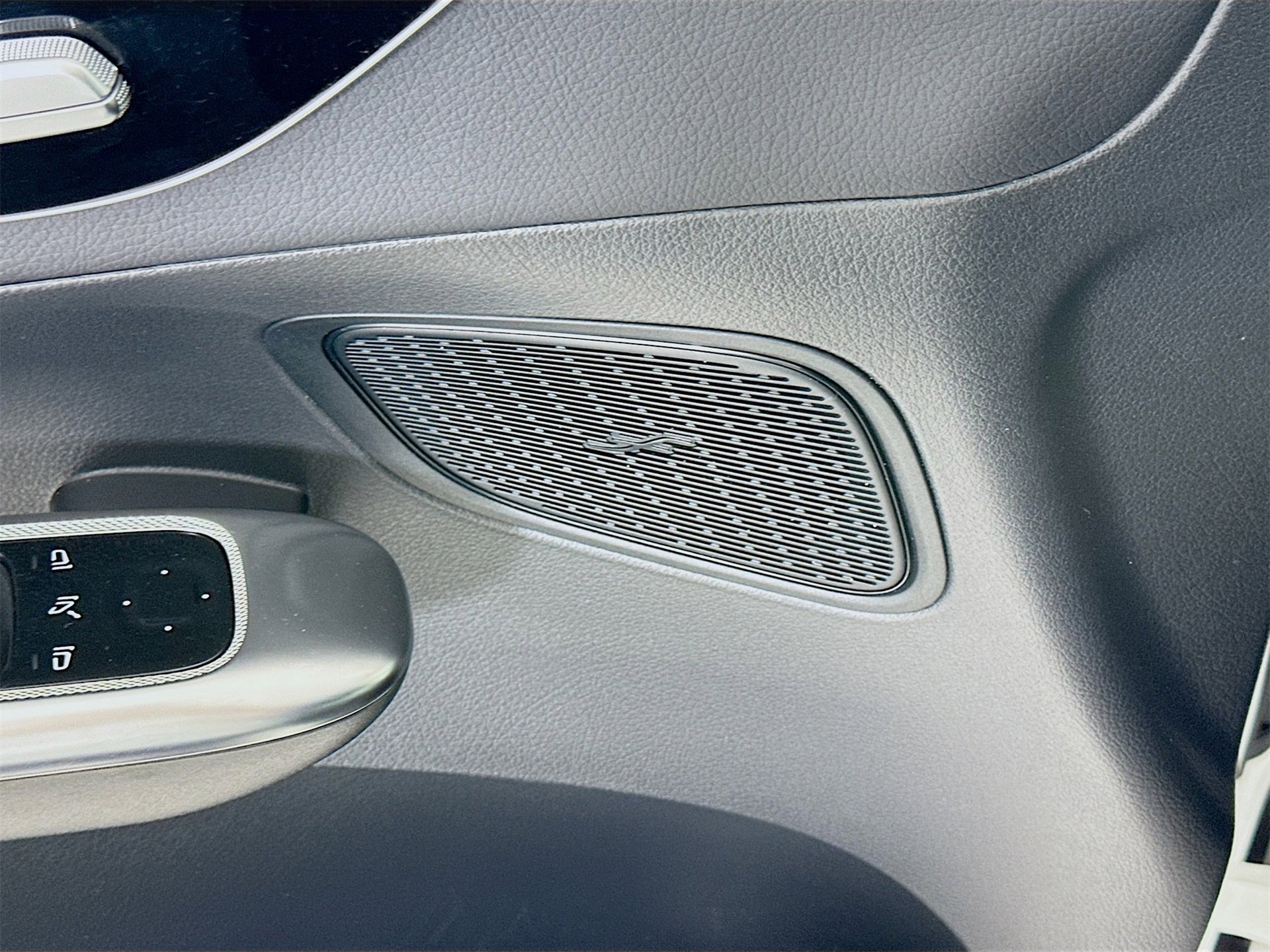 Certified 2025 Mercedes-Benz GLC 300 image 19