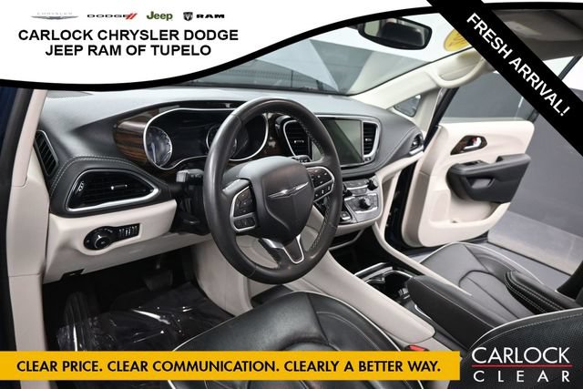 Used 2023 Chrysler Pacifica Limited FWD image 13