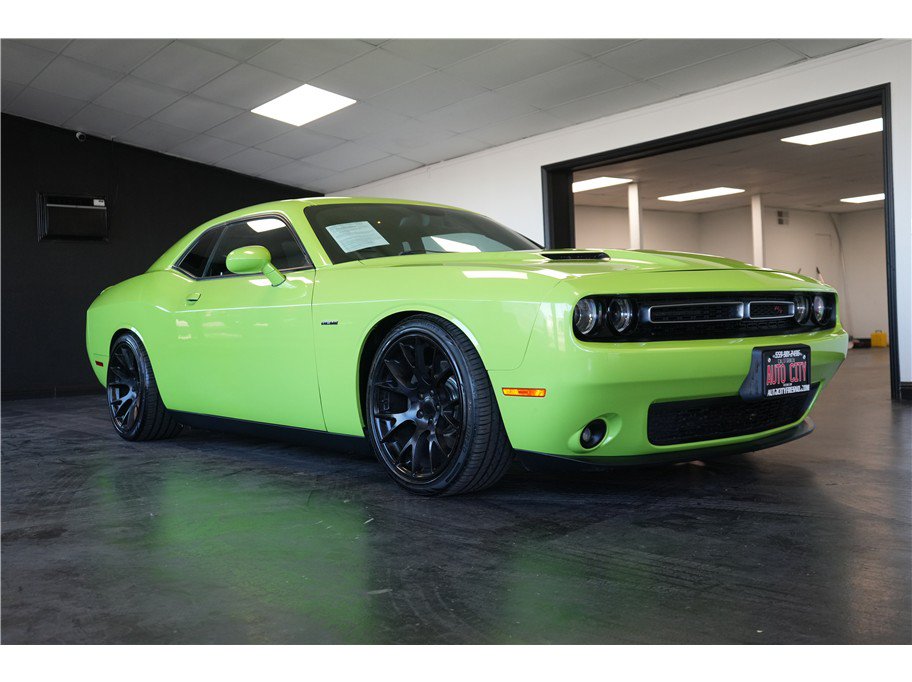 Used 2015 Dodge Challenger R/T Plus RWD image 1
