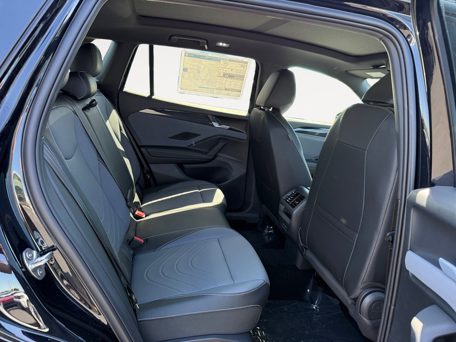 New 2026 Volkswagen Tiguan SE R-Line FWD image 18