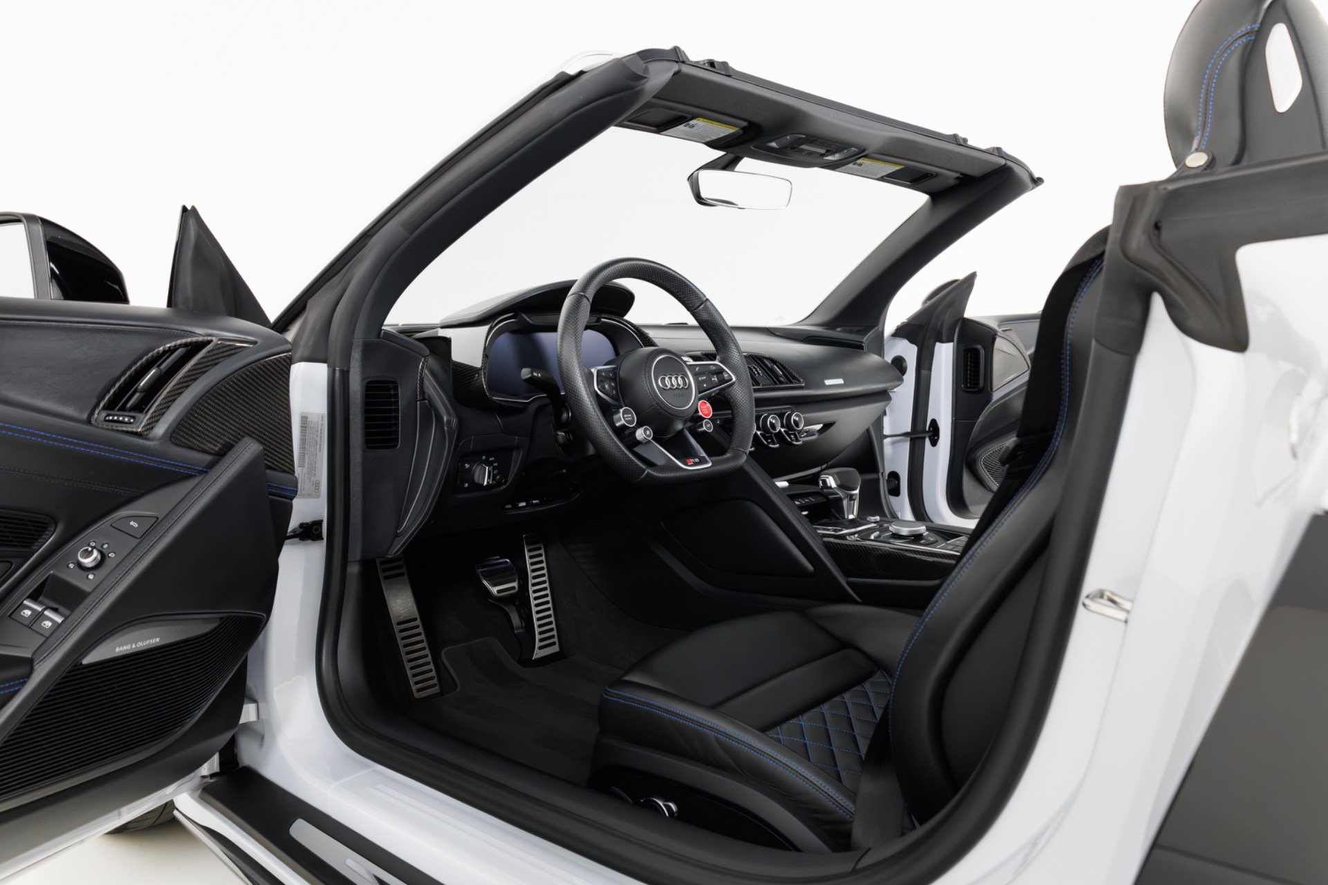 Used 2022 Audi R8 V10 w/ Premium Package RWD image 15
