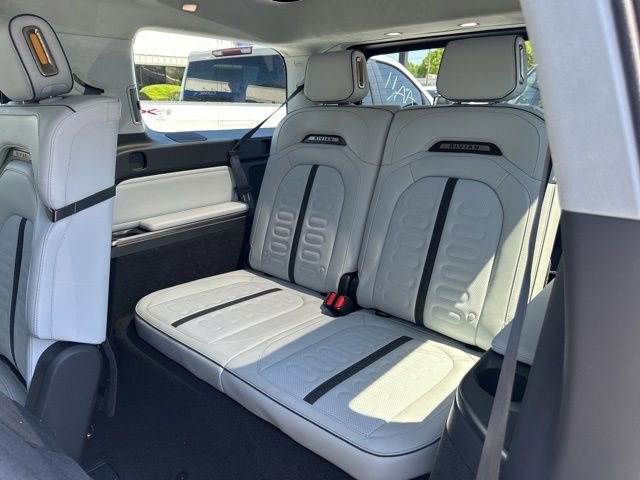 Used 2024 Rivian R1S Adventure AWD/4WD image 10
