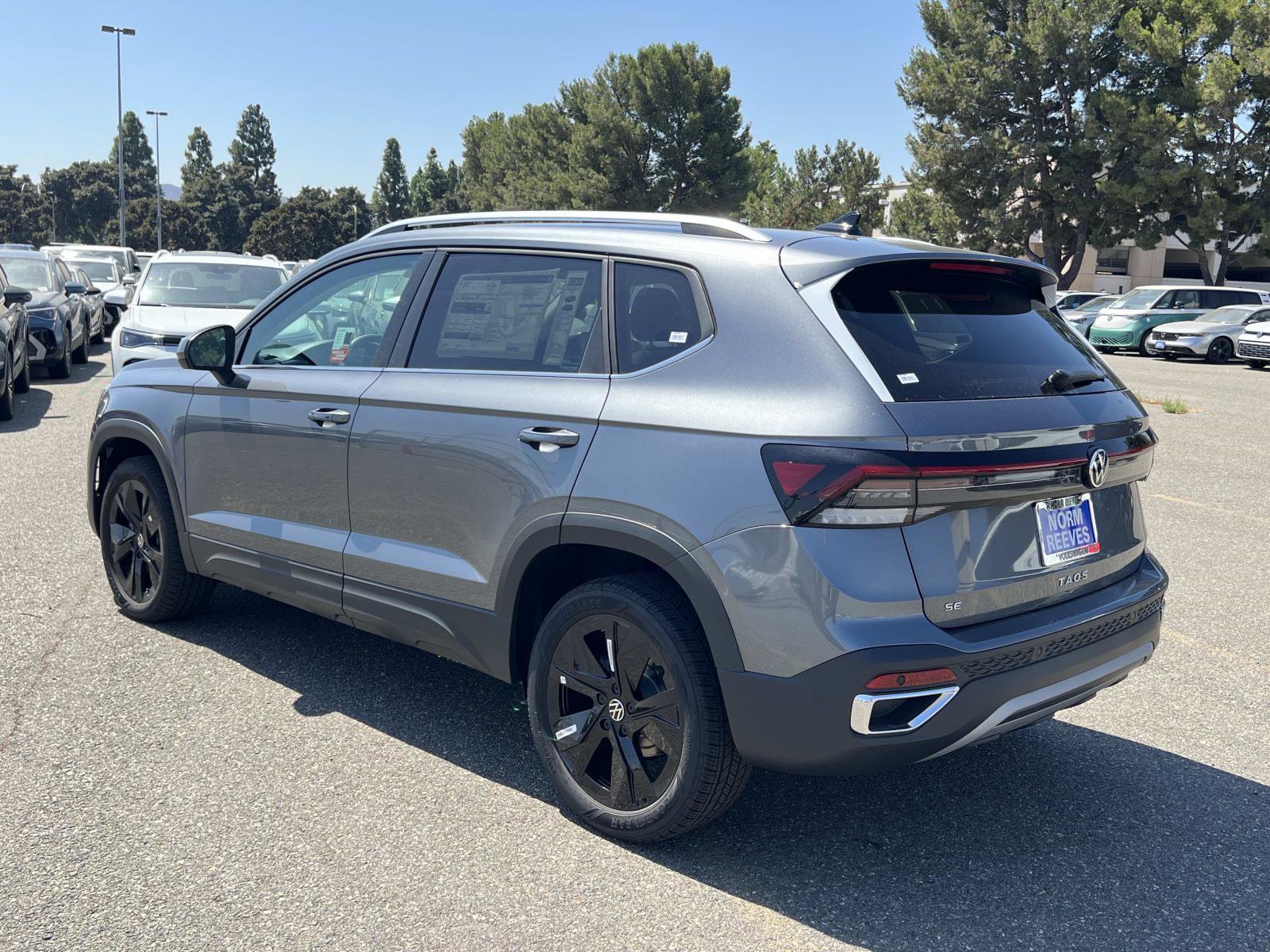 New 2025 Volkswagen Taos SE image 23