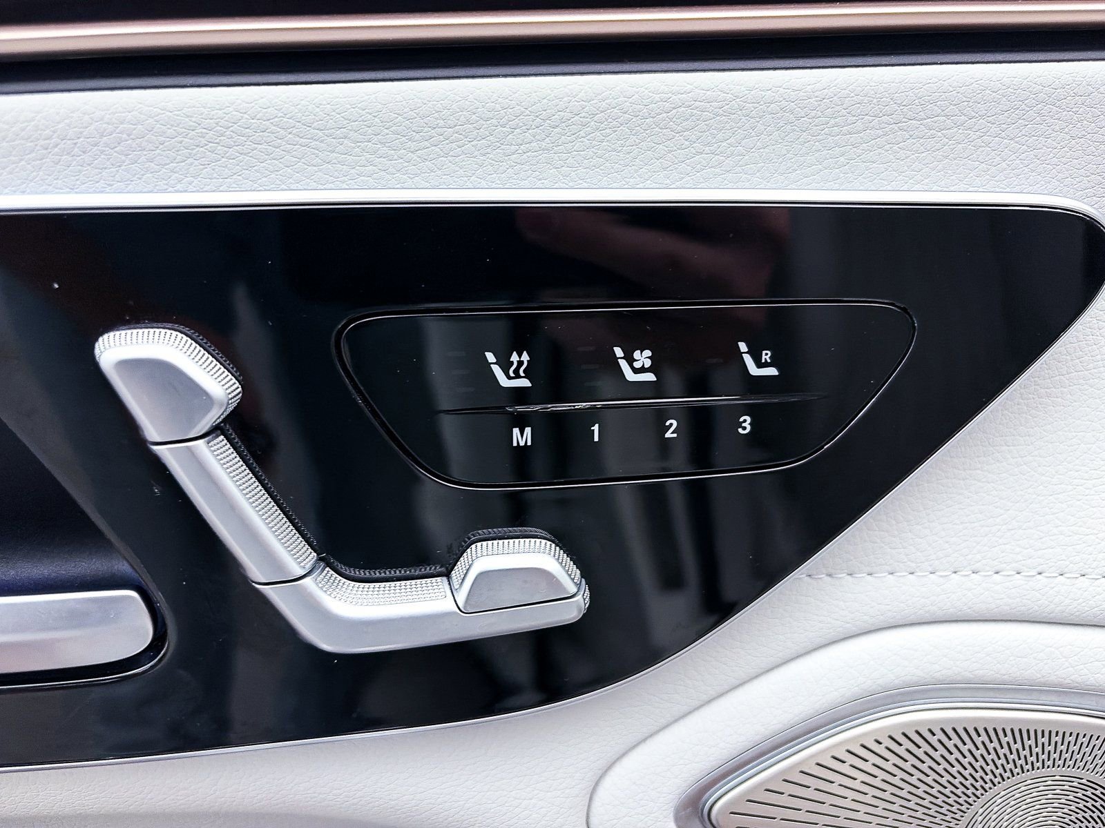 Used 2022 Mercedes-Benz EQS 580 4MATIC Sedan image 20