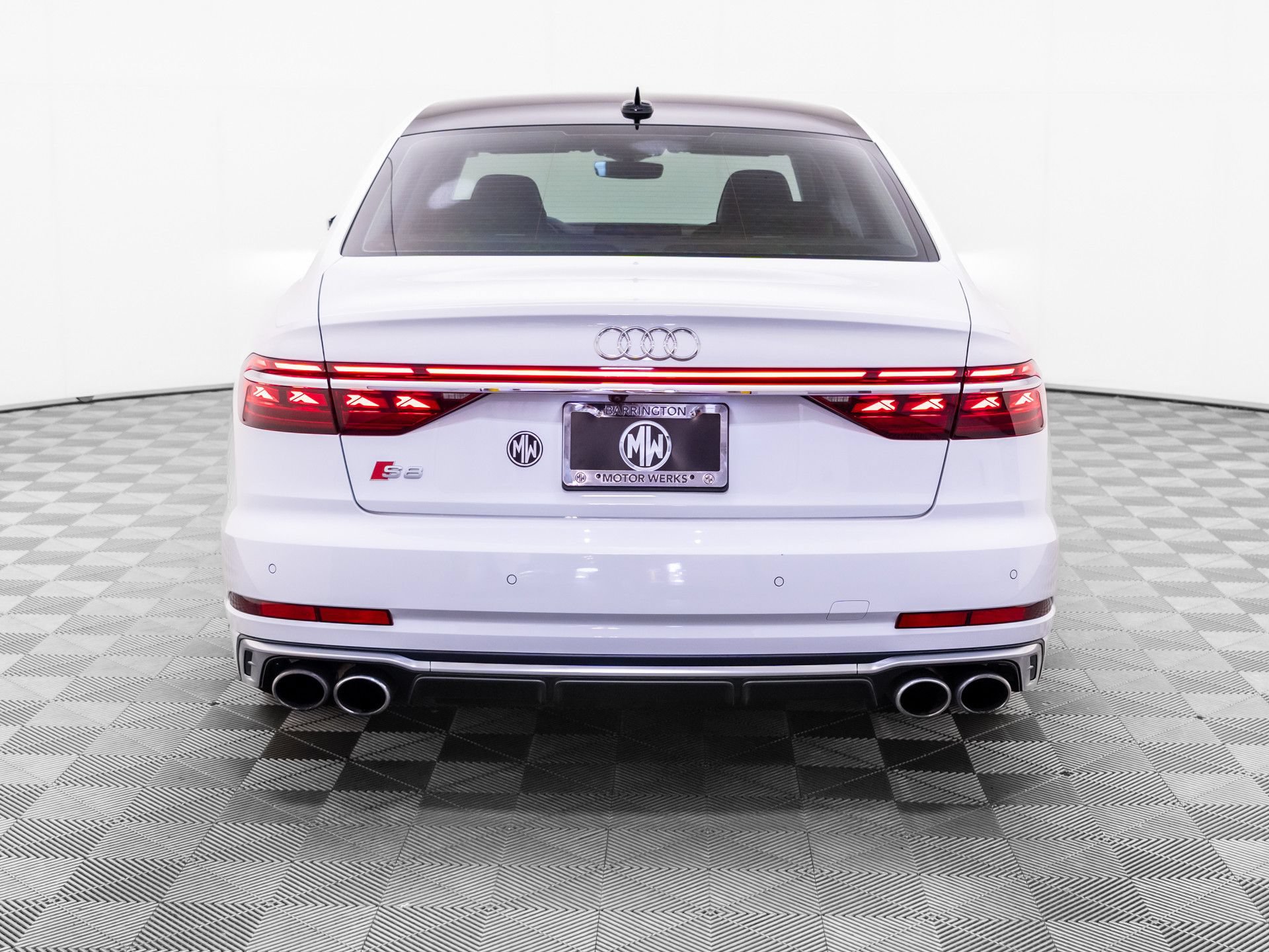 Used 2022 Audi S8 AWD/4WD image 4