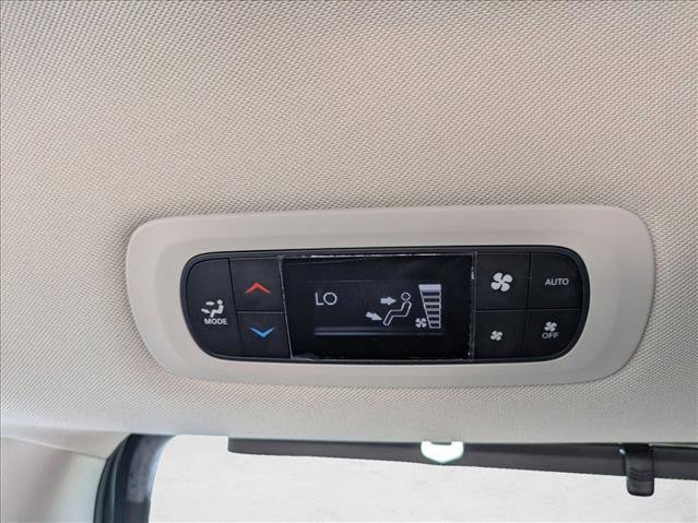 Used 2022 Chrysler Pacifica Touring-L AWD/4WD image 16