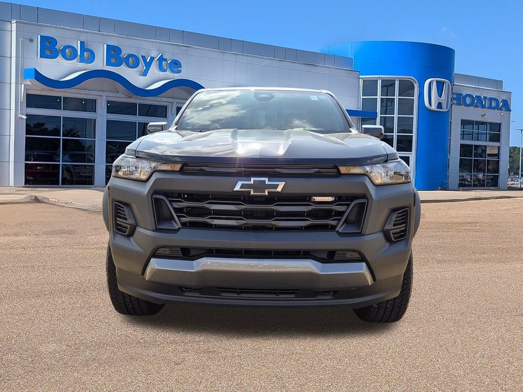 Used 2025 Chevrolet Colorado Trail Boss AWD/4WD image 2