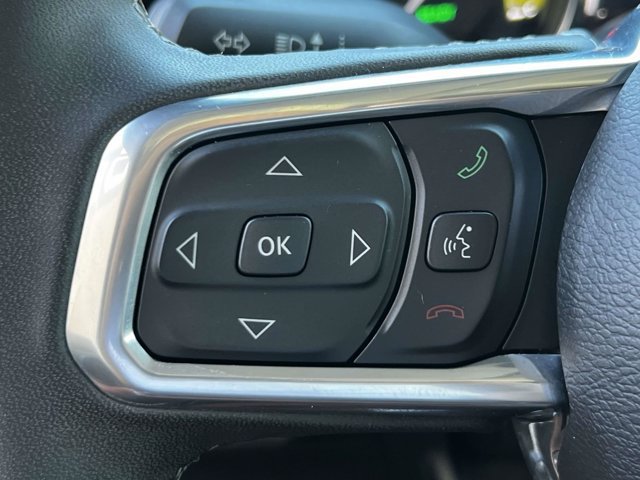 Used 2023 Jeep Wrangler Unlimited Sahara w/ Cold Weather Group AWD/4WD image 19
