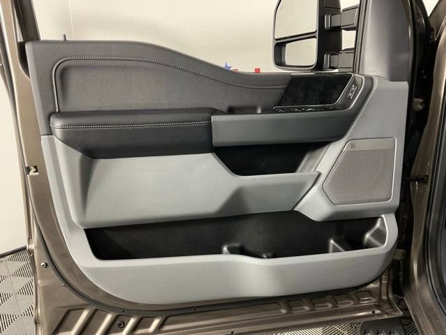 Used 2023 Ford F350 XLT w/ Black Appearance Package image 12