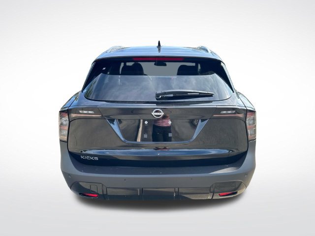 New 2027 Nissan Kicks SR FWD image 8