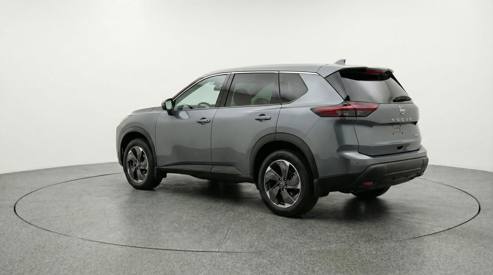Used 2025 Nissan Rogue SV image 6