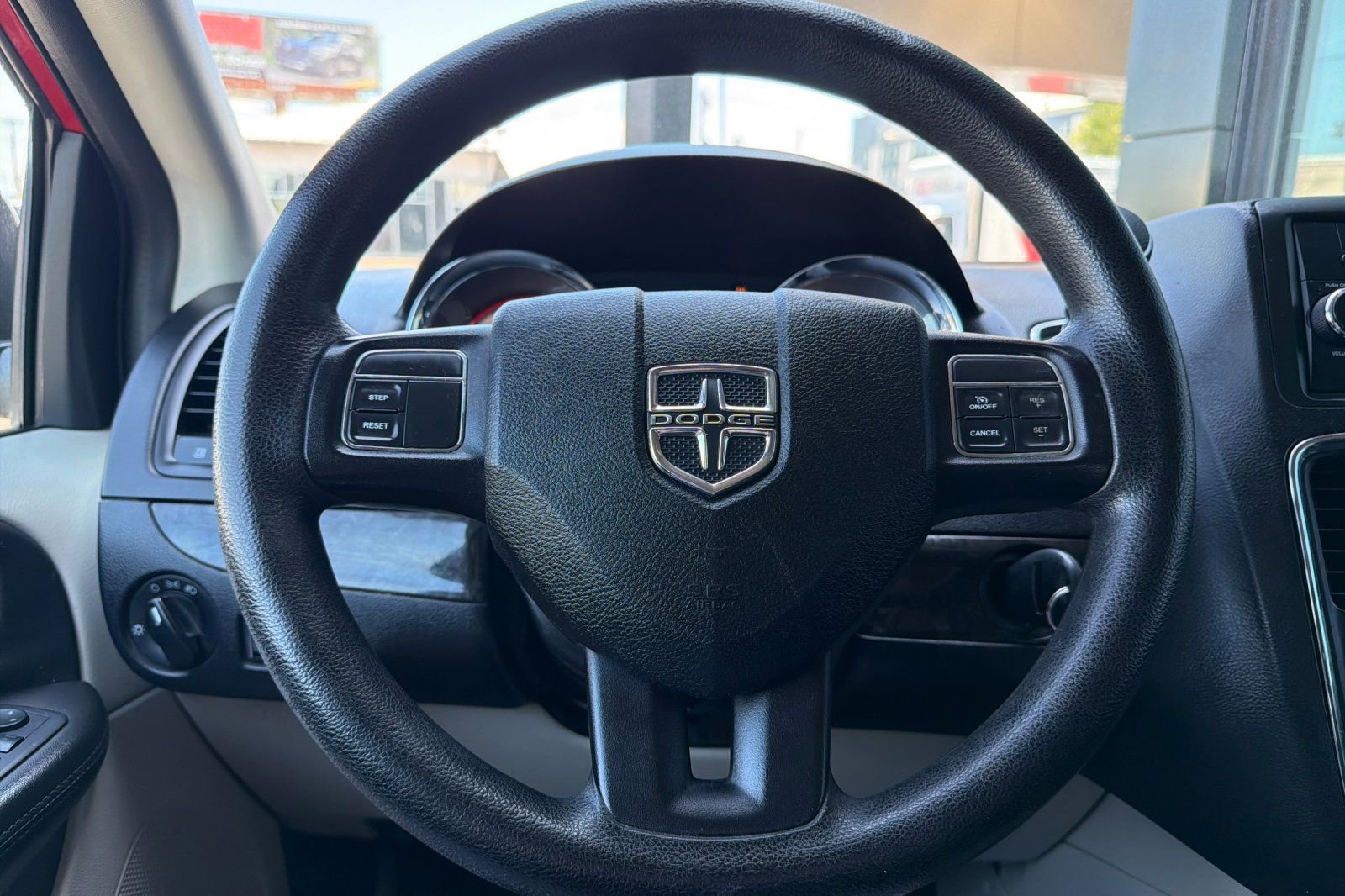 Used 2013 Dodge Grand Caravan SXT FWD image 23