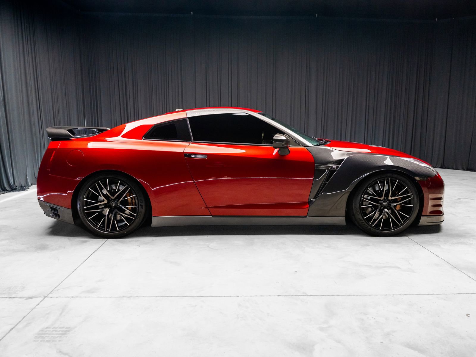 Used 2014 Nissan GT-R Premium AWD/4WD image 15
