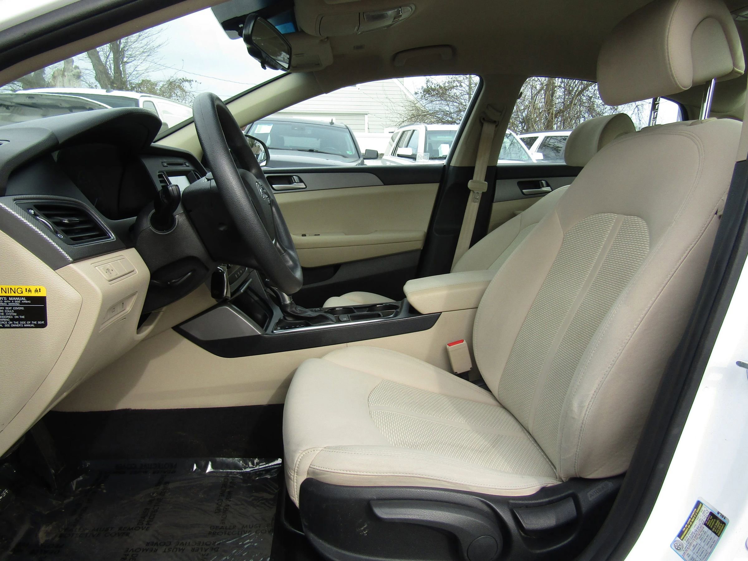 Used 2017 Hyundai Sonata SE w/ Cargo Package image 10