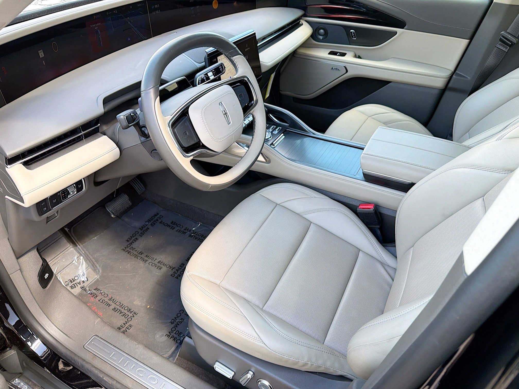 Used 2025 Lincoln Nautilus Premier w/ Equipment Group 102A image 27