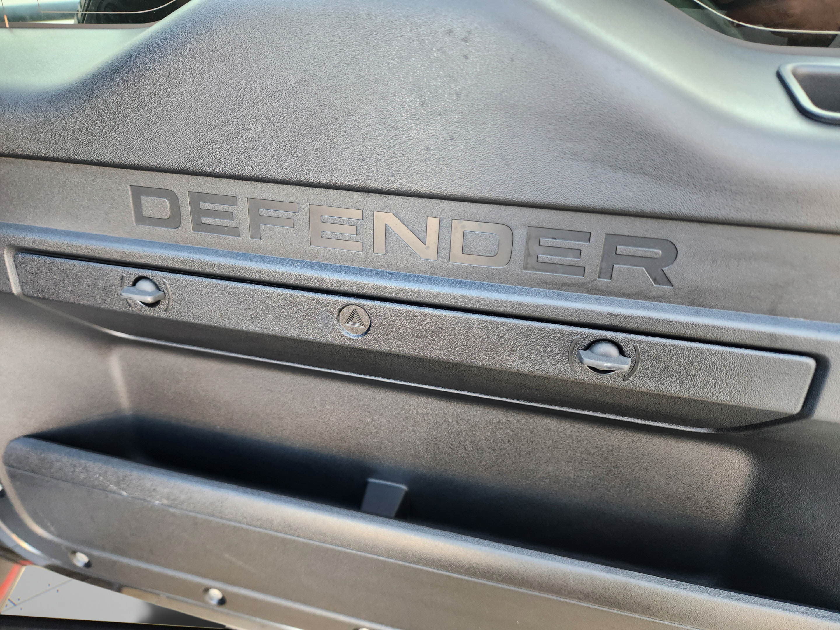 Certified 2023 Land Rover Defender 110 V8 AWD/4WD image 34
