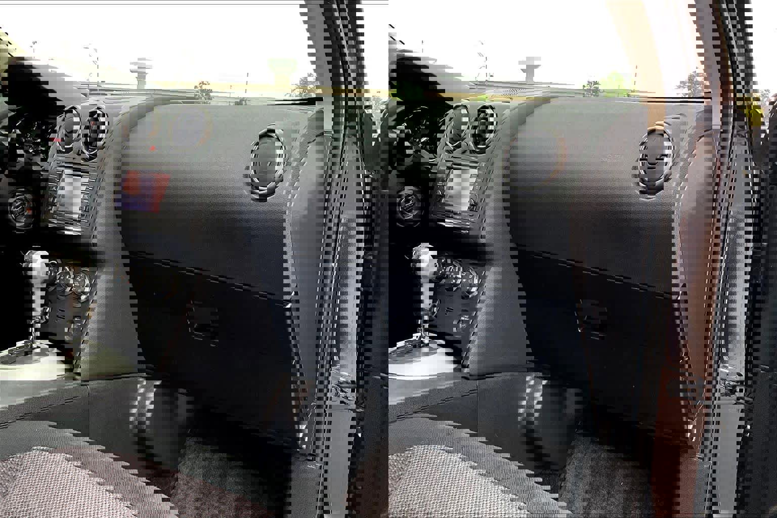 Used 2011 Nissan Rogue SV w/ Premium Pkg image 18