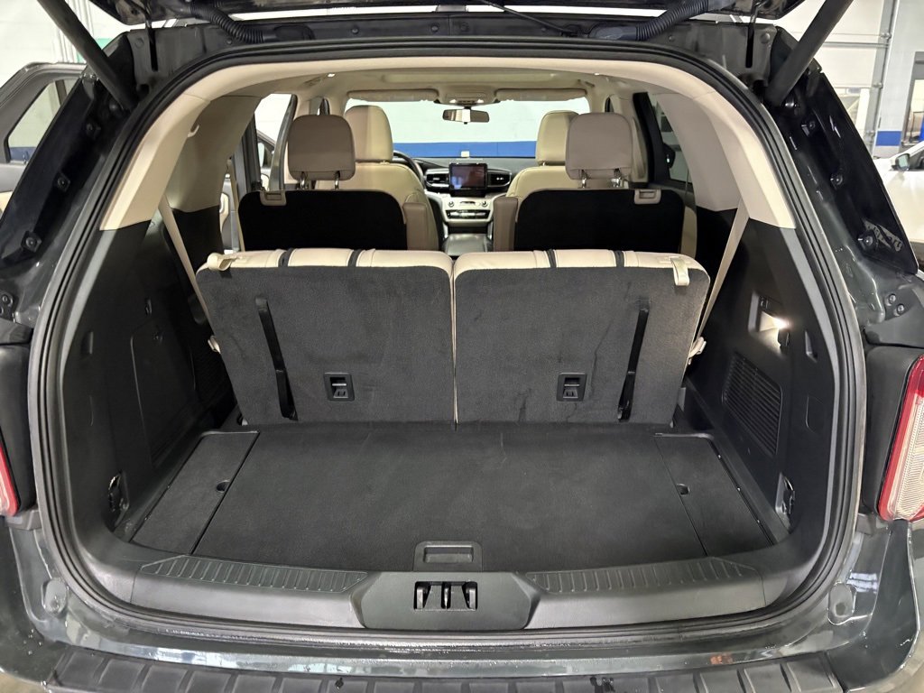Used 2023 Ford Explorer XLT w/ Equipment Group 202A image 28