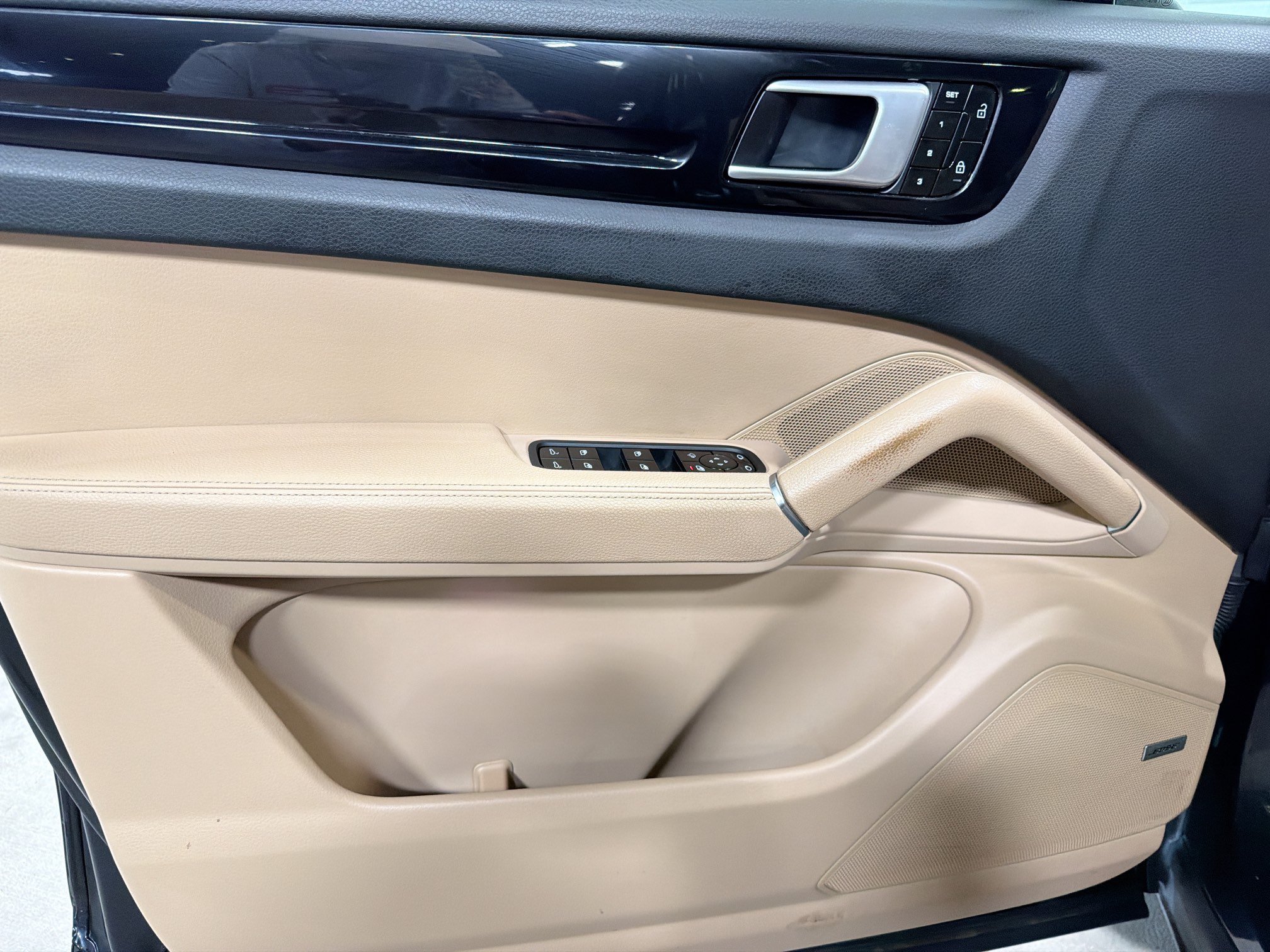 Certified 2020 Porsche Cayenne AWD/4WD image 22
