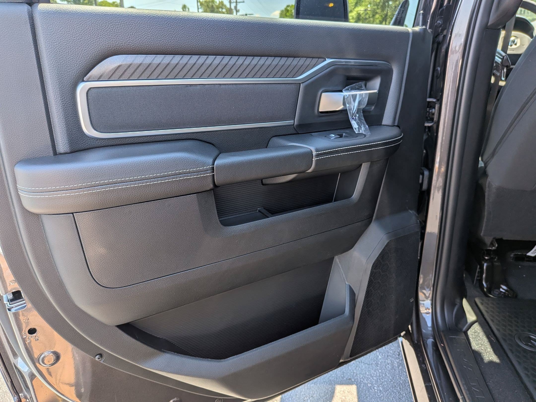 New 2026 RAM 2500 Big Horn AWD/4WD image 16