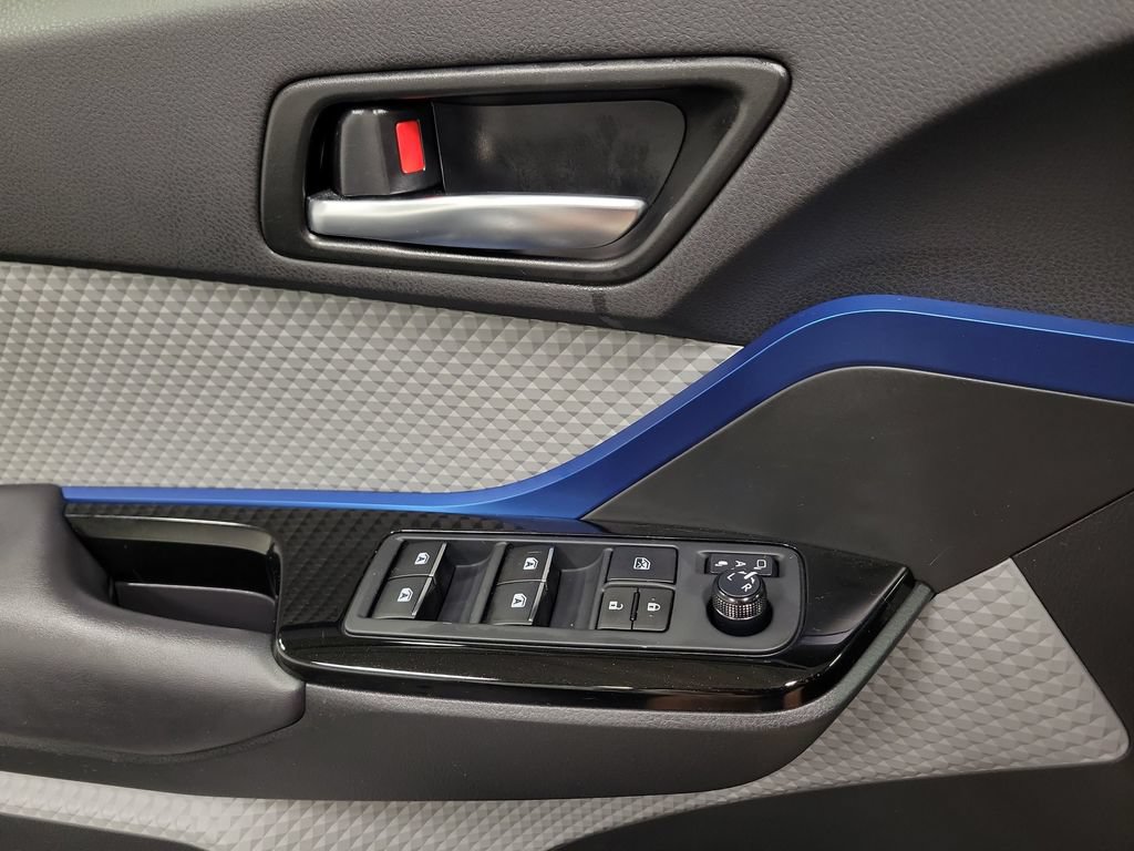 Used 2019 Toyota C-HR XLE FWD image 28