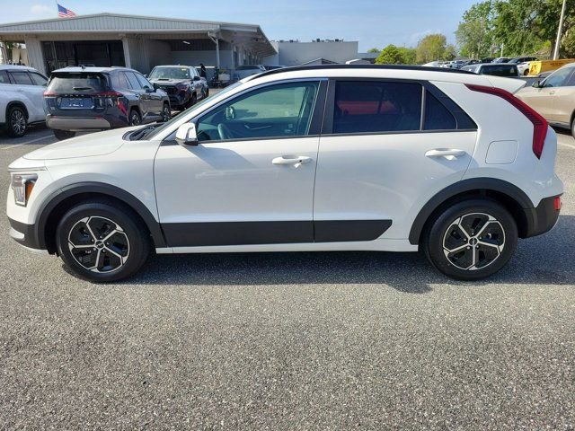 Used 2025 Kia Niro EX FWD image 13