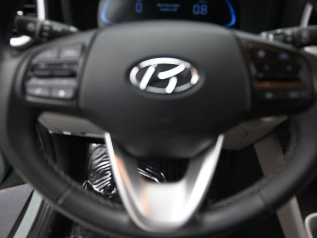 Used 2025 Hyundai Venue SEL image 22