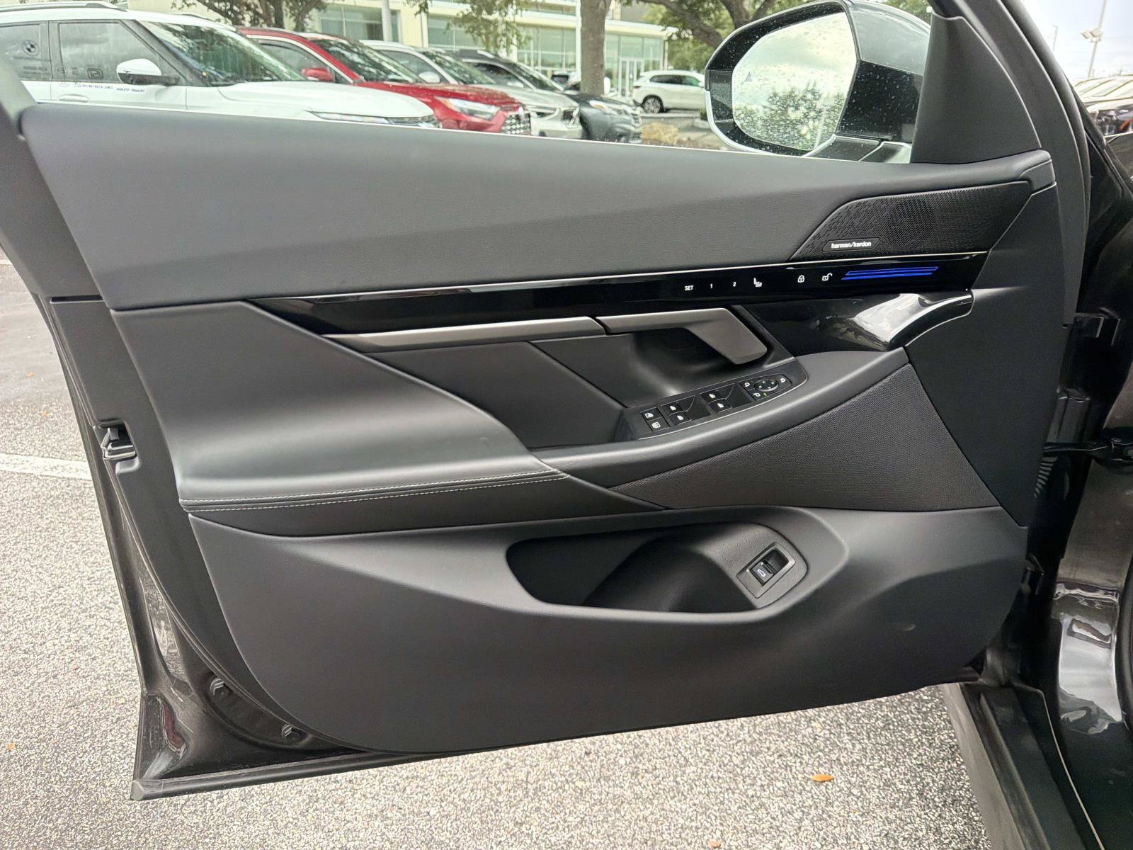 Used 2025 BMW 530i RWD image 16