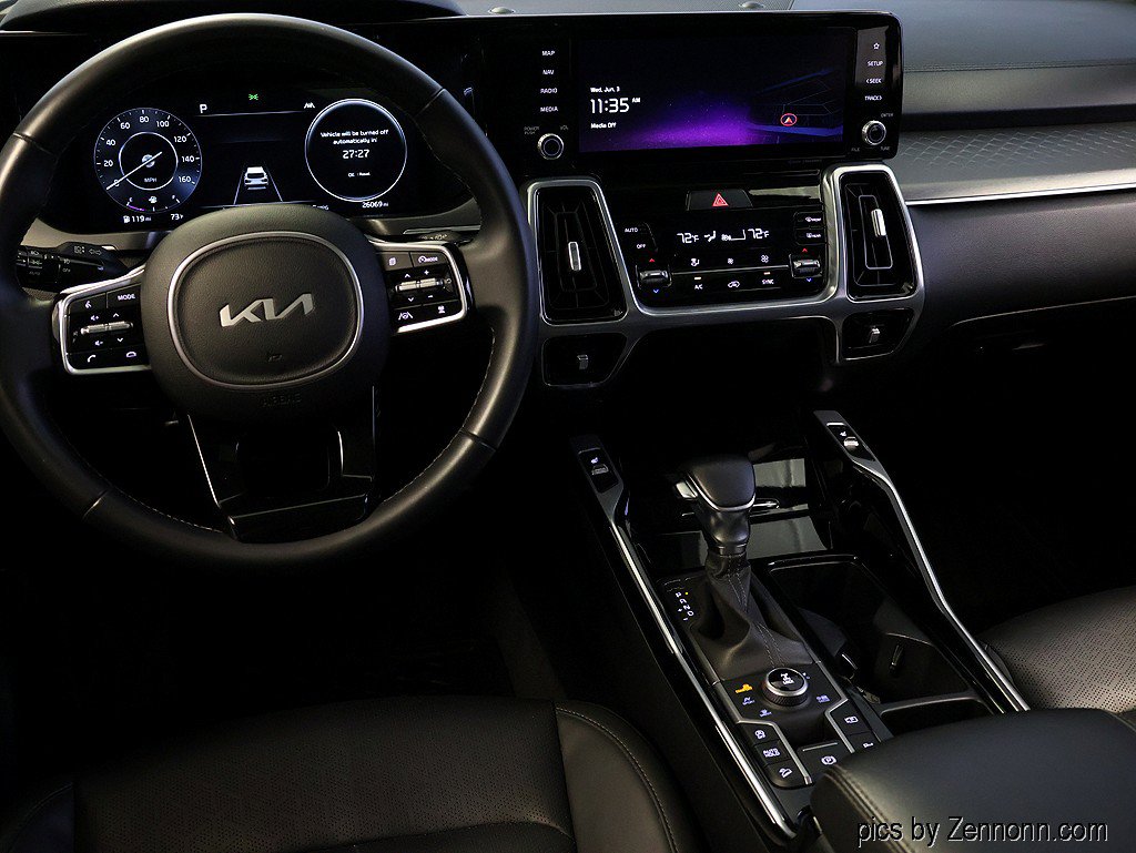 Used 2023 Kia Sorento SX AWD/4WD image 16