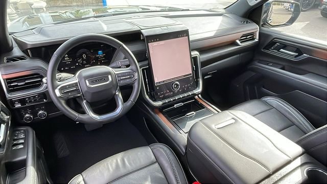 Used 2025 GMC Yukon XL Denali image 14