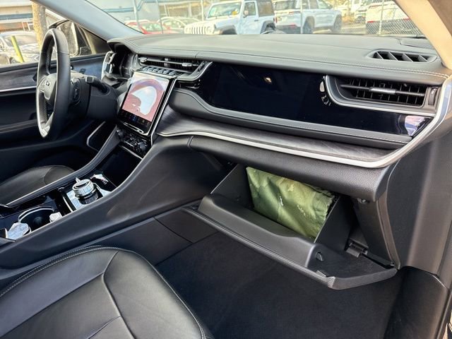 Used 2022 Jeep Grand Cherokee Limited image 27