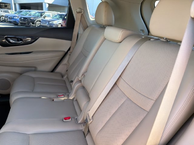 Used 2017 Nissan Rogue SL w/ SL Premium Package FWD image 22