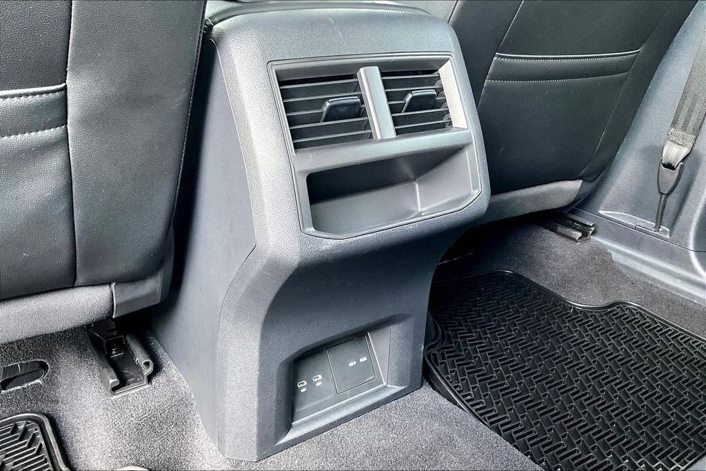 Used 2022 Volkswagen Atlas Cross Sport SE w/ Panoramic Sunroof Package image 10