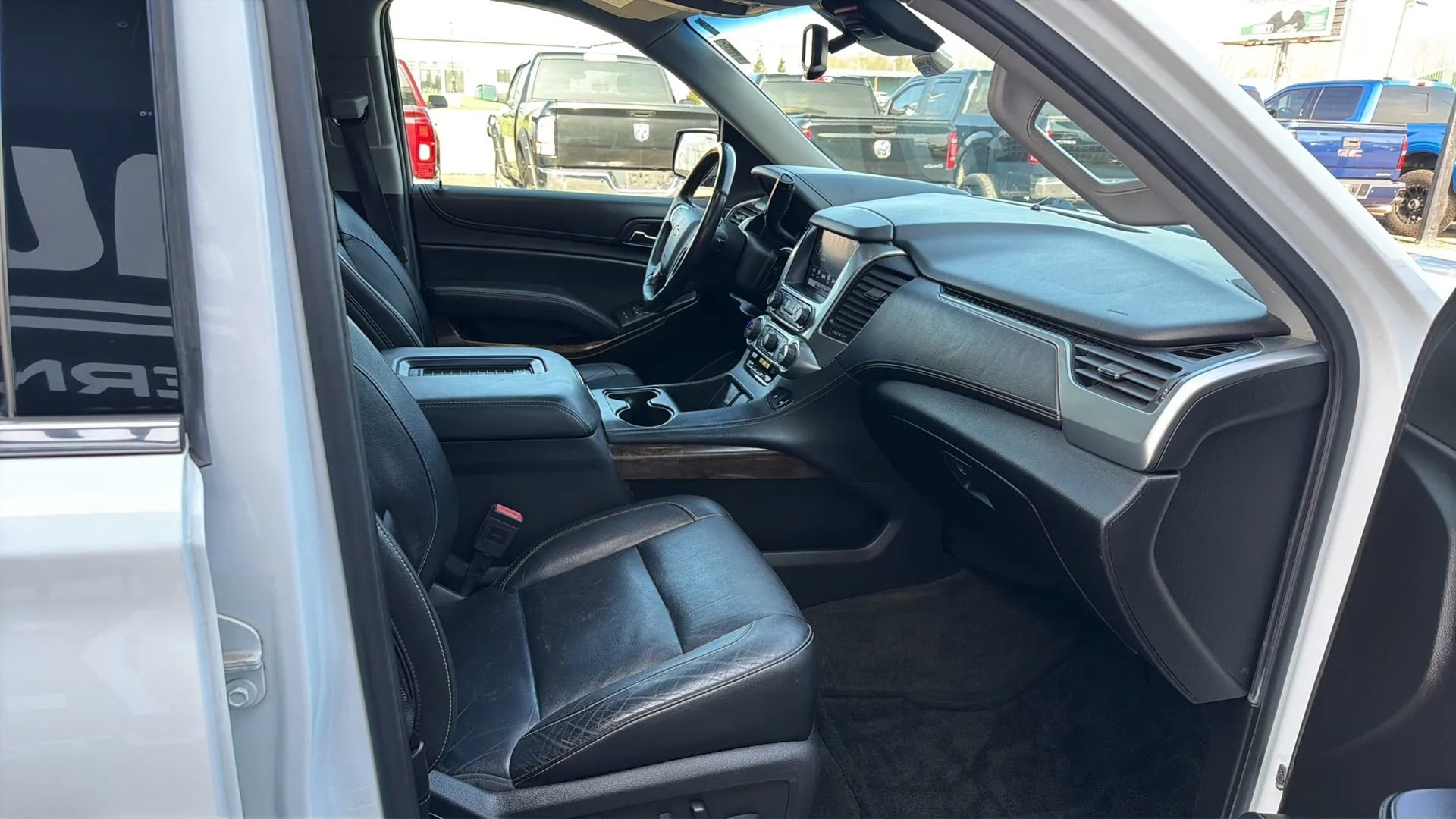 Used 2016 Chevrolet Suburban LT w/ Luxury Package image 13