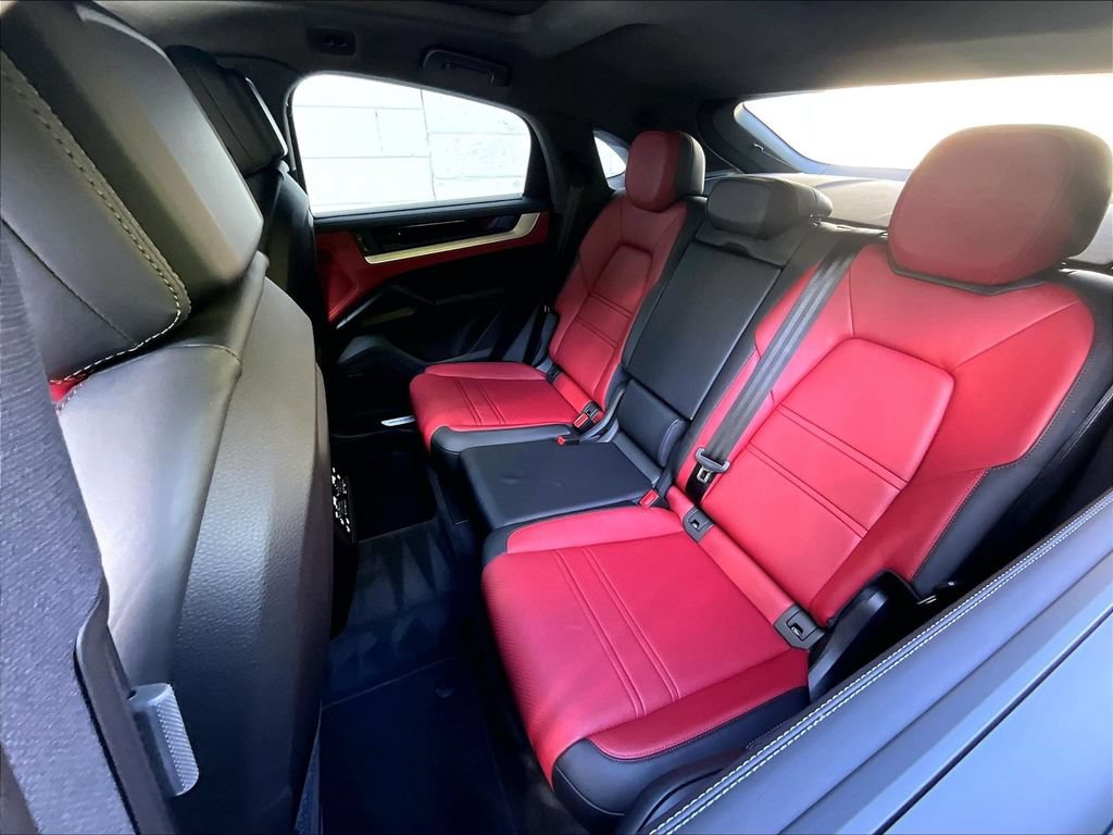 Certified 2026 Porsche Cayenne E-Hybrid Coupe AWD/4WD image 22