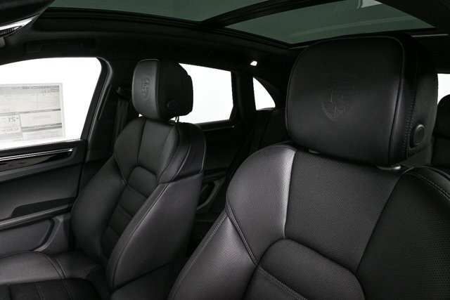 New 2026 Porsche Macan image 5