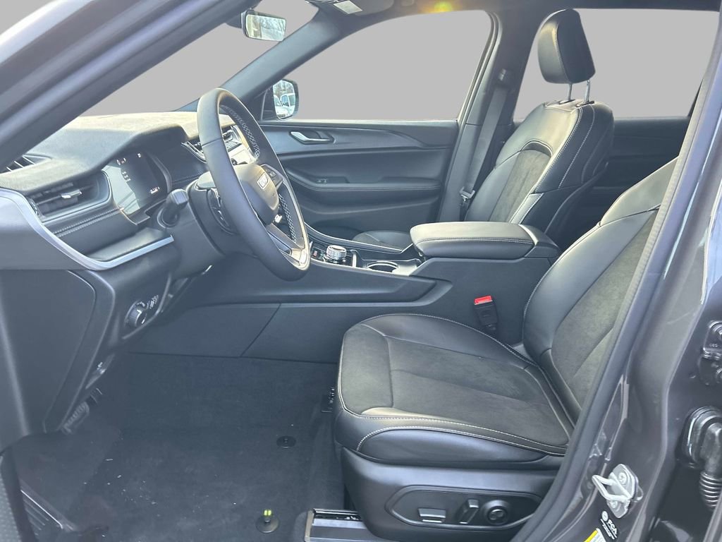 New 2025 Jeep Grand Cherokee L Altitude image 7
