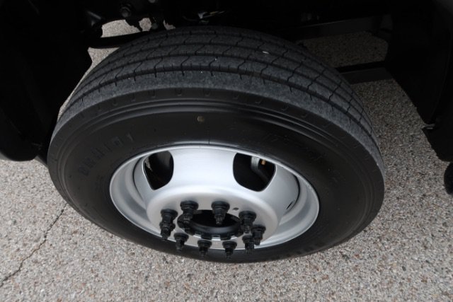 Used 2024 RAM 5500 Tradesman w/ Chrome Appearance Group AWD/4WD image 15