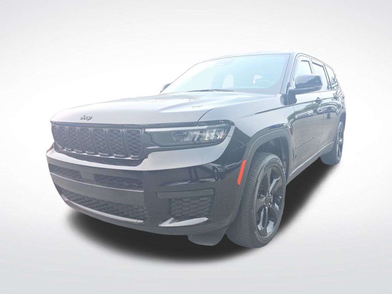 Used 2024 Jeep Grand Cherokee L Laredo RWD image 2