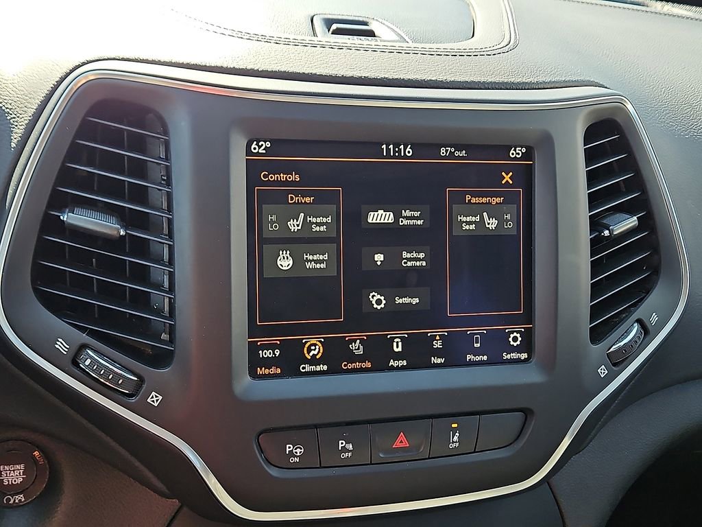 Used 2023 Jeep Cherokee Altitude Lux image 19