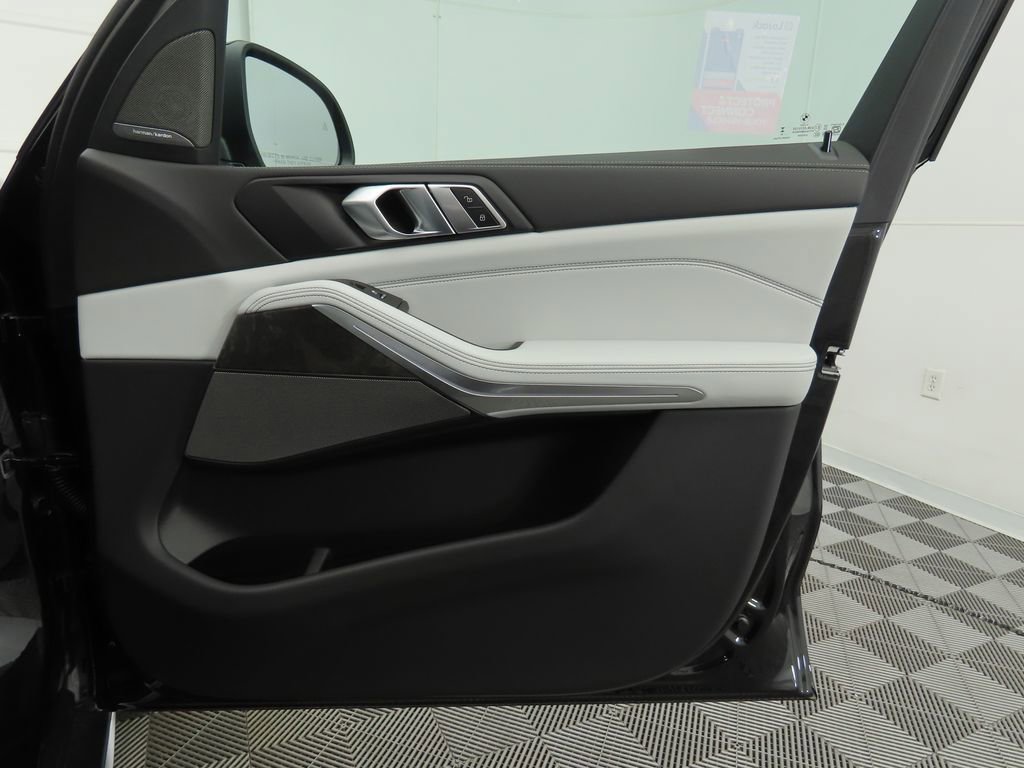 Certified 2025 BMW X5 sDrive40i image 27