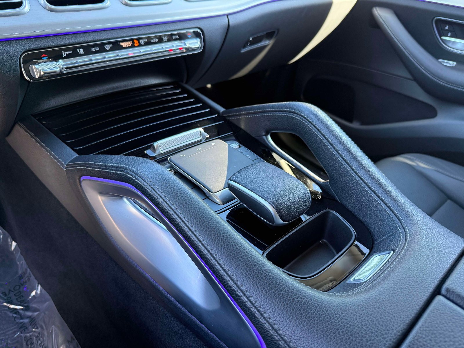 Used 2024 Mercedes-Benz GLE 350 4MATIC image 49