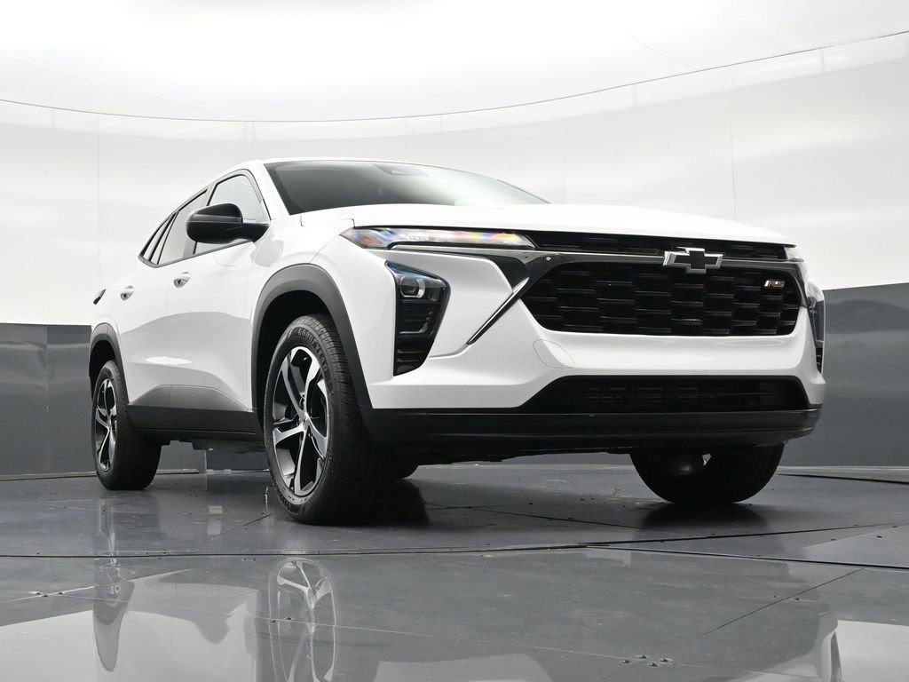 Used 2025 Chevrolet Trax RS w/ Driver Confidence Package image 34