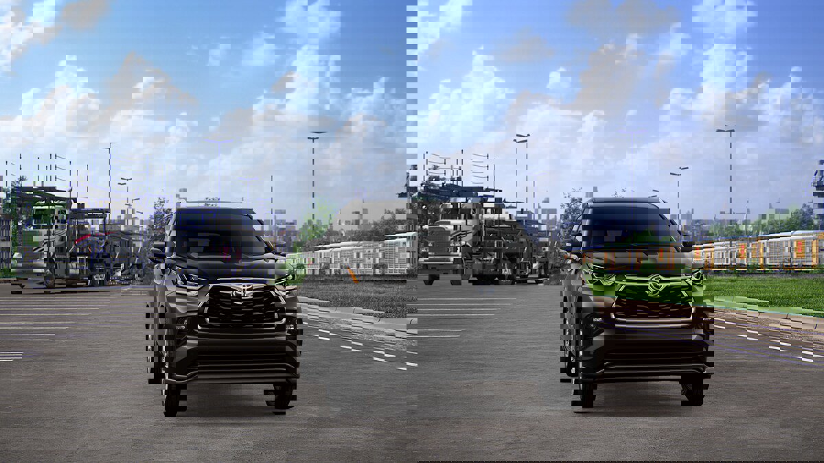 New 2026 Toyota Highlander Limited image 16