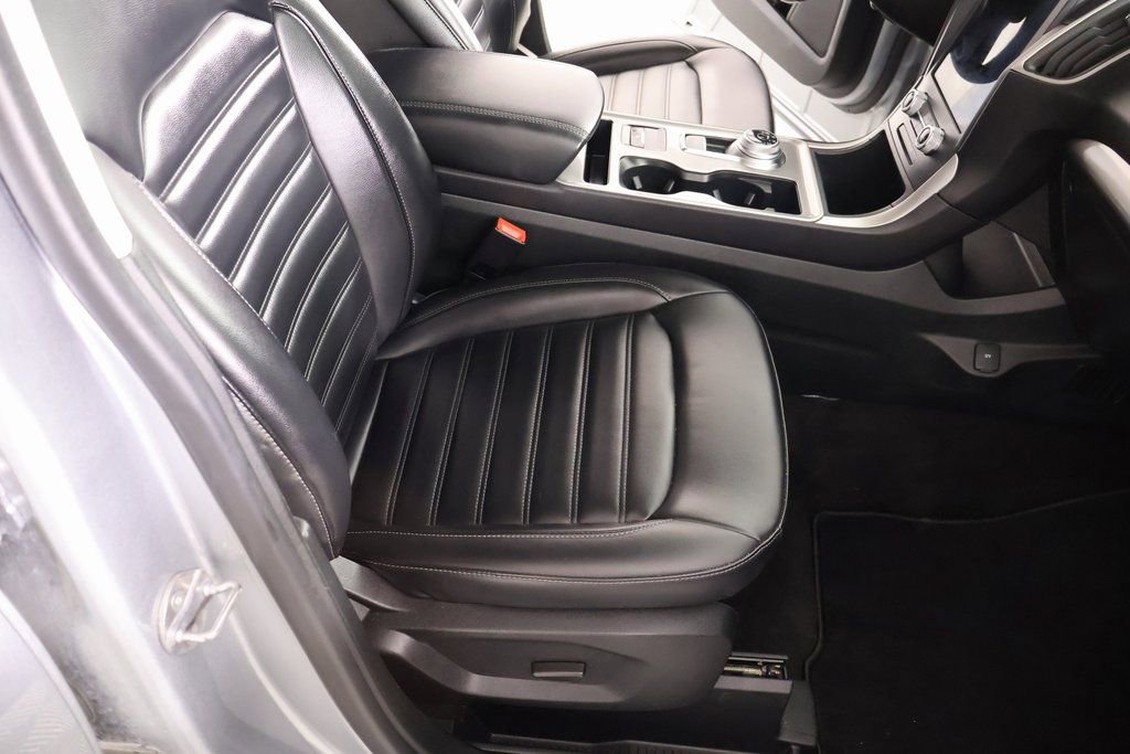 Used 2024 Ford Edge SEL image 13