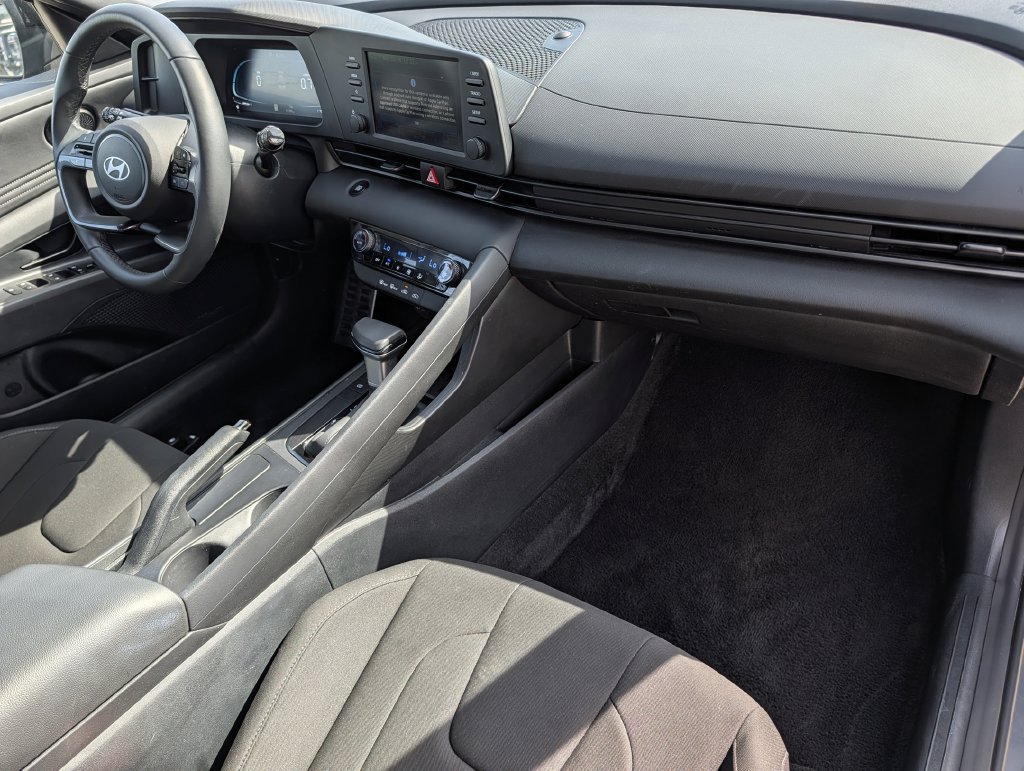 Used 2026 Hyundai Elantra Sport FWD image 32