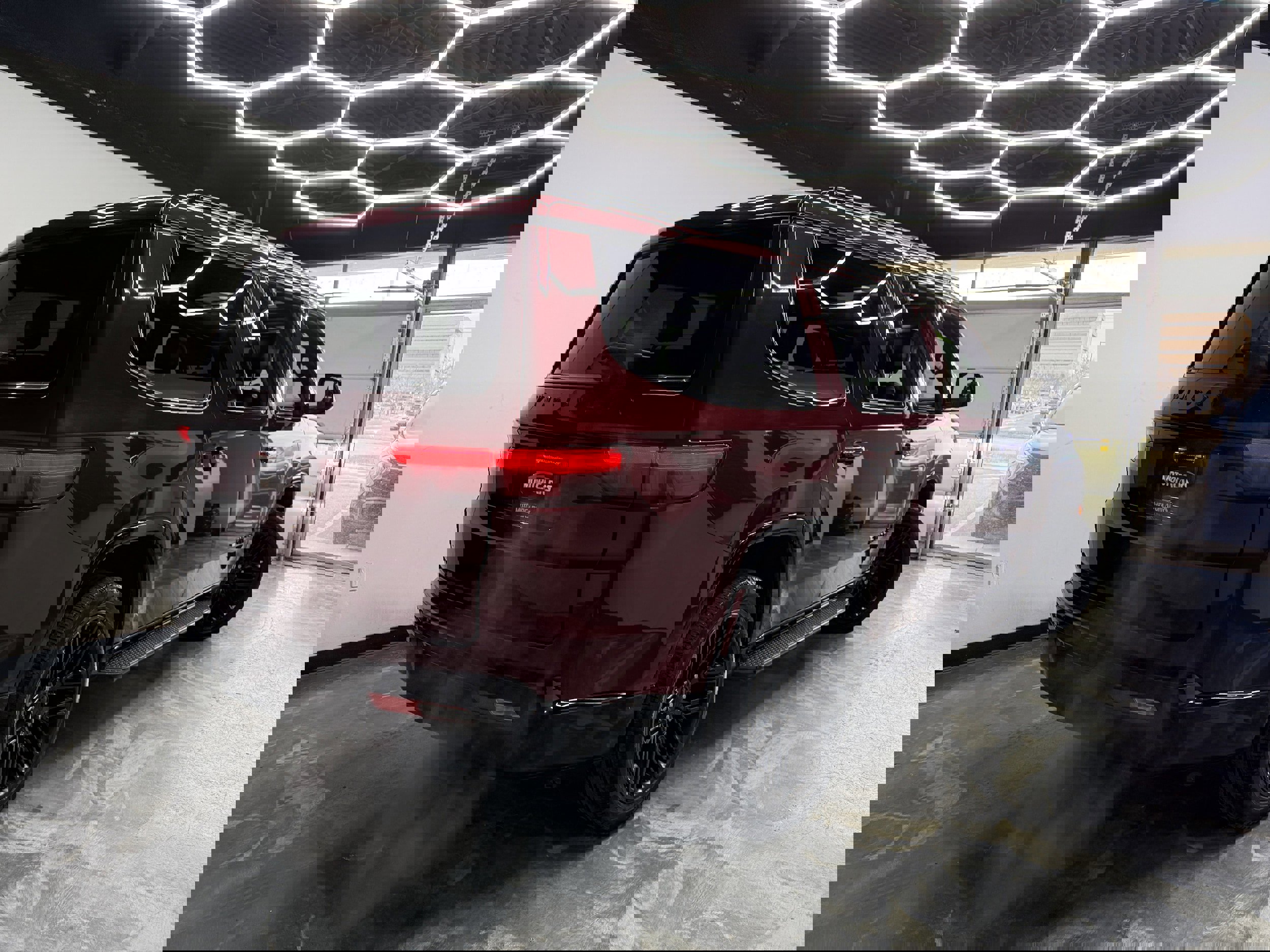 Used 2024 Jeep Wagoneer Series II AWD/4WD image 3