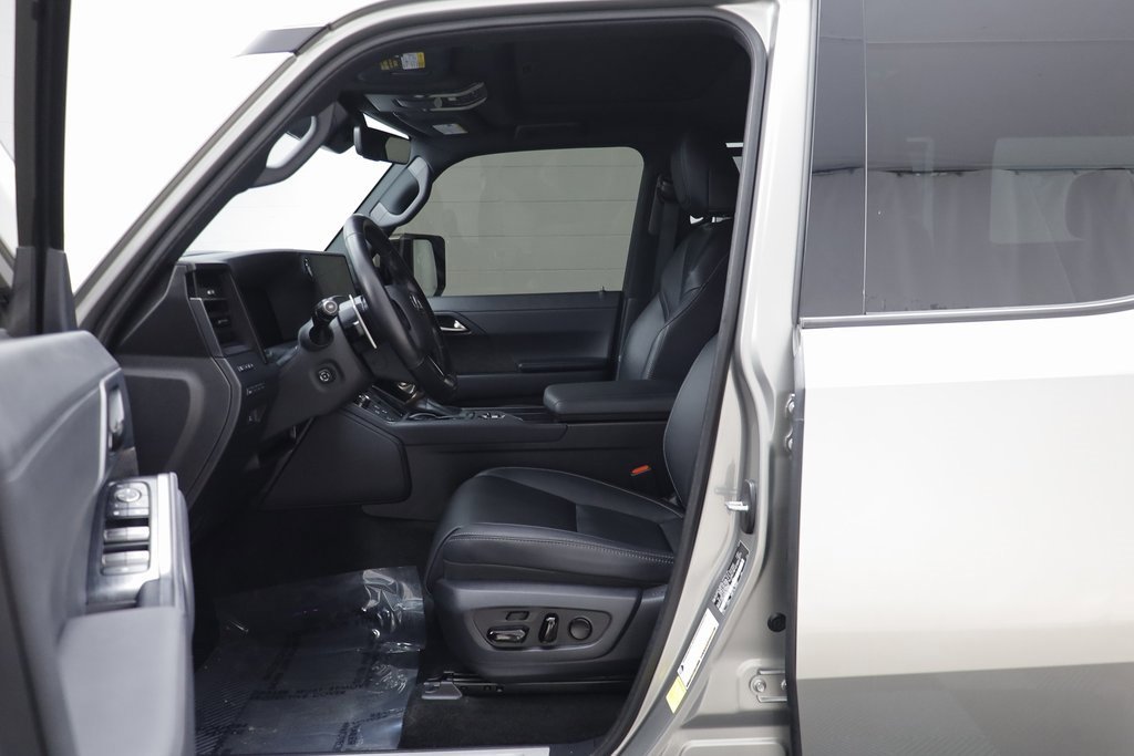 Used 2024 Lexus GX 550 550 Luxury w/ Accessory Package (Z1) image 5