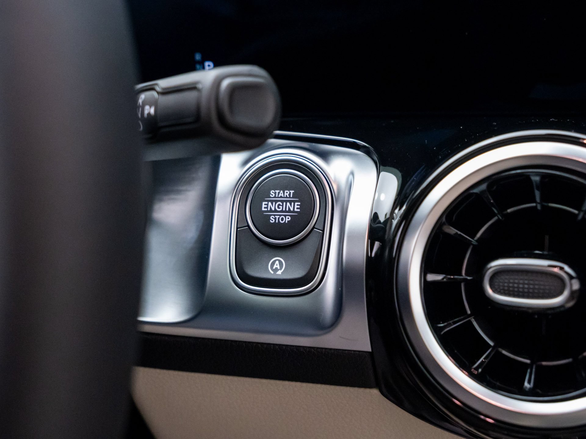New 2026 Mercedes-Benz GLB 250 4MATIC image 23